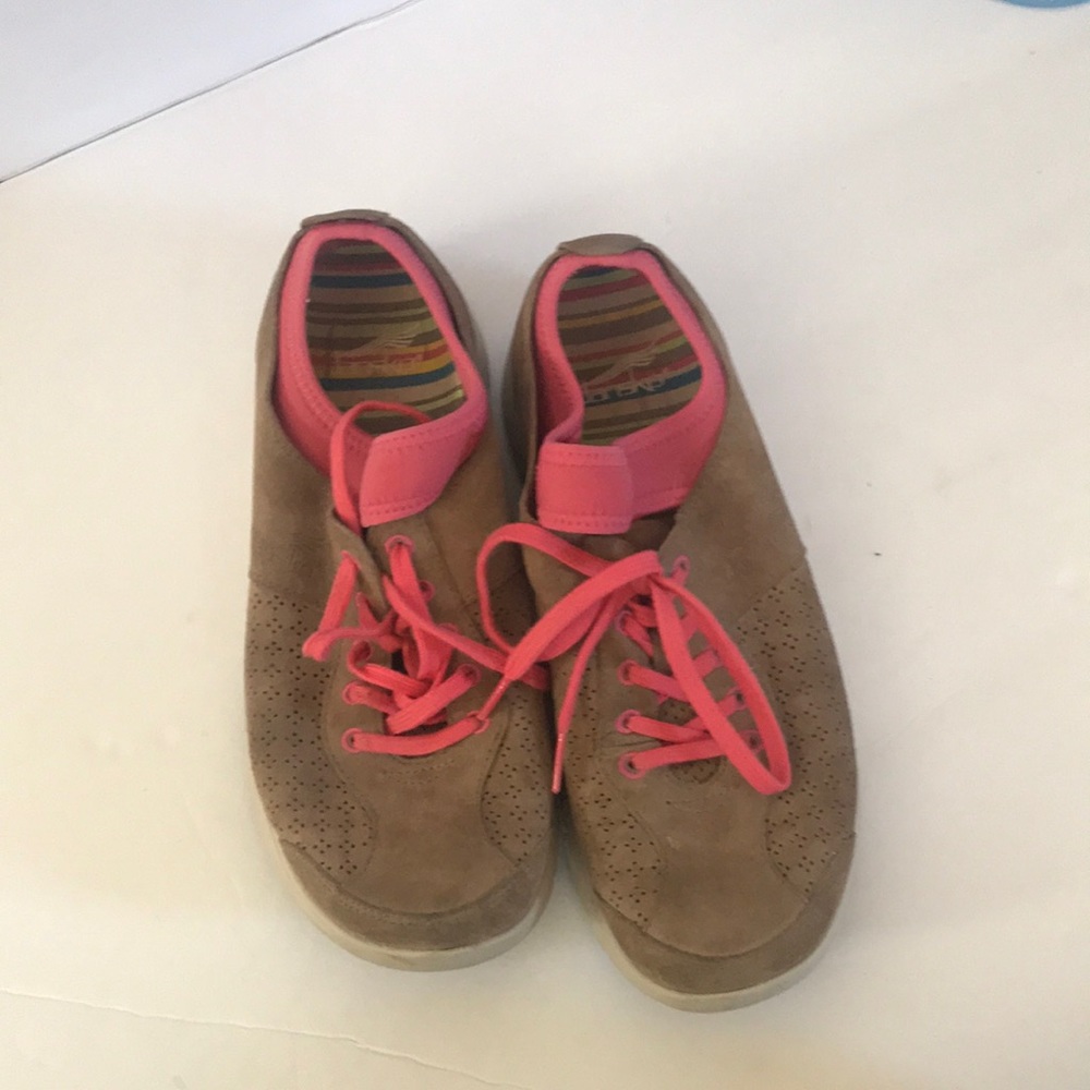 Dansko sneakers shoes women’s size 38 Europe 7 1/2 -8 us